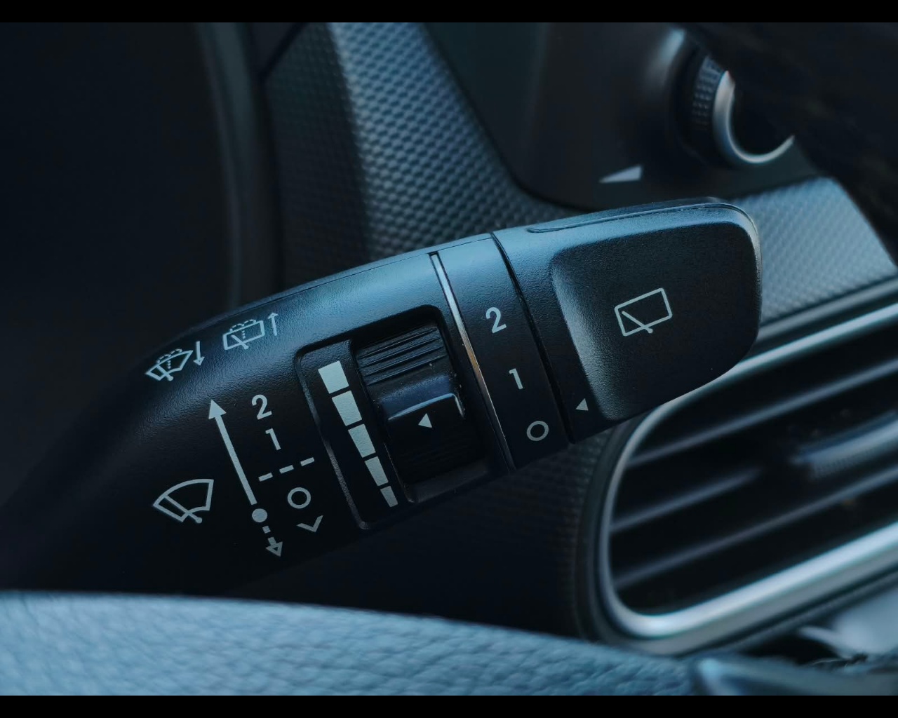 Foto HYUNDAI Kona 1.6 crdi Xprime Techno Pack 2wd 115cv