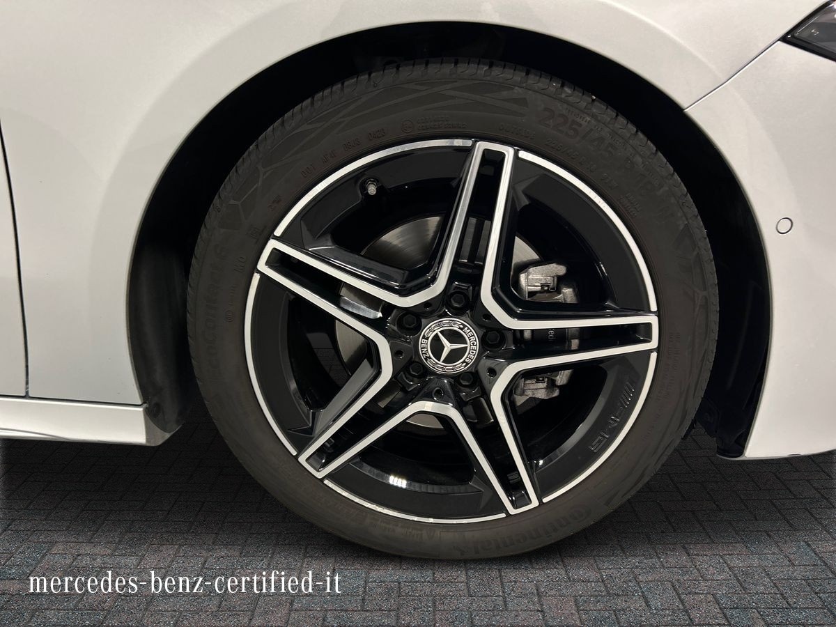 Mercedes  Classe A 180 D Advanced Plus AMG Line 8G-DCT - 17