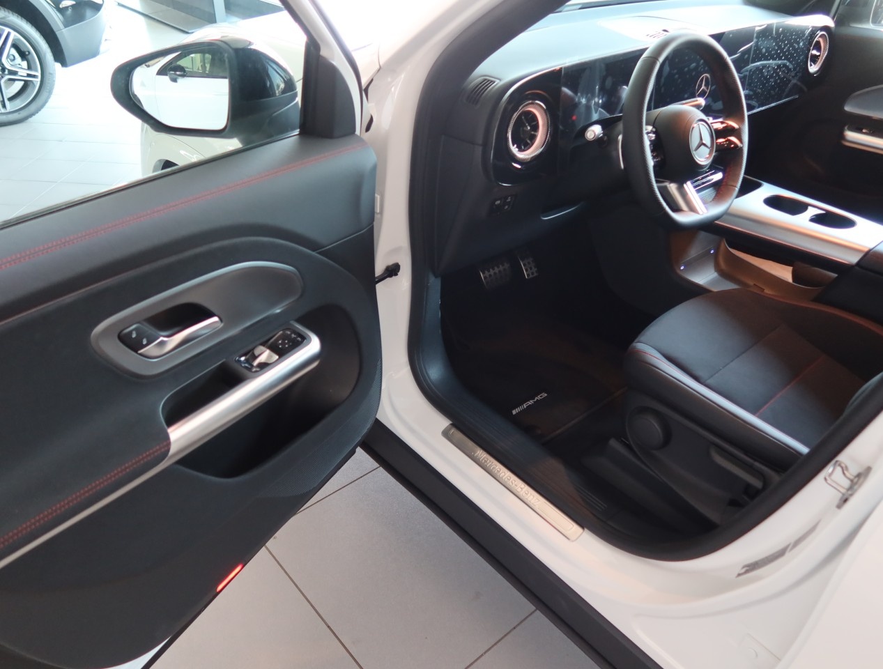 Mercedes GLB Elettrica GLB 250+ con tecnologia EQ Advanced Plus - 13