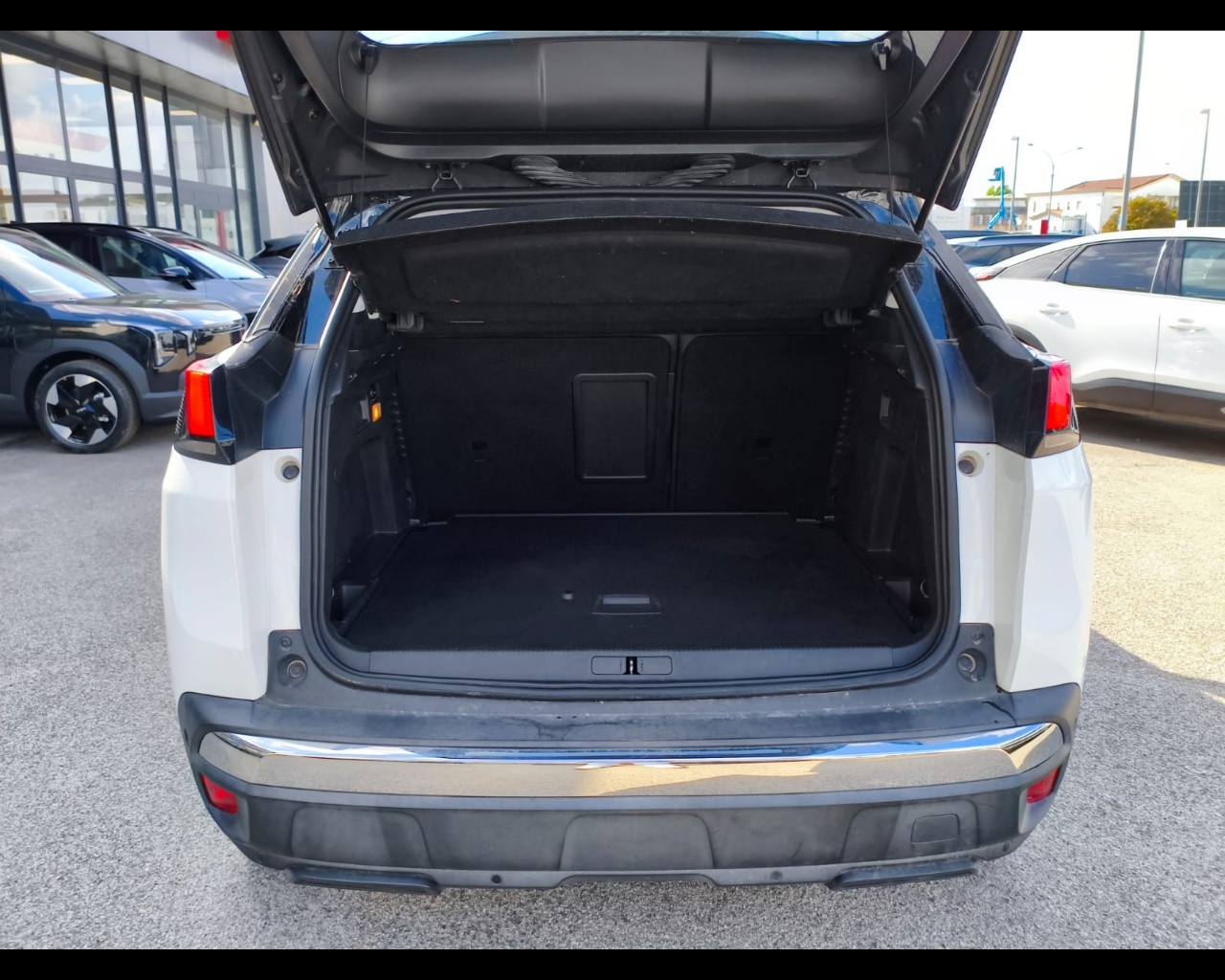 Foto PEUGEOT 3008 1.5 bluehdi GT Line s&s 130cv eat8