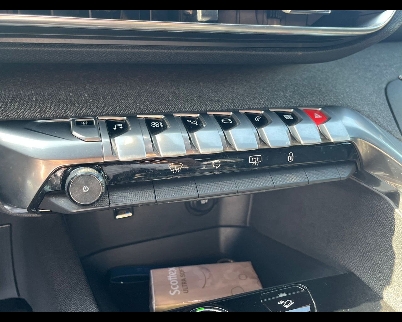 Foto PEUGEOT 3008 1.5 bluehdi GT Line s&s 130cv