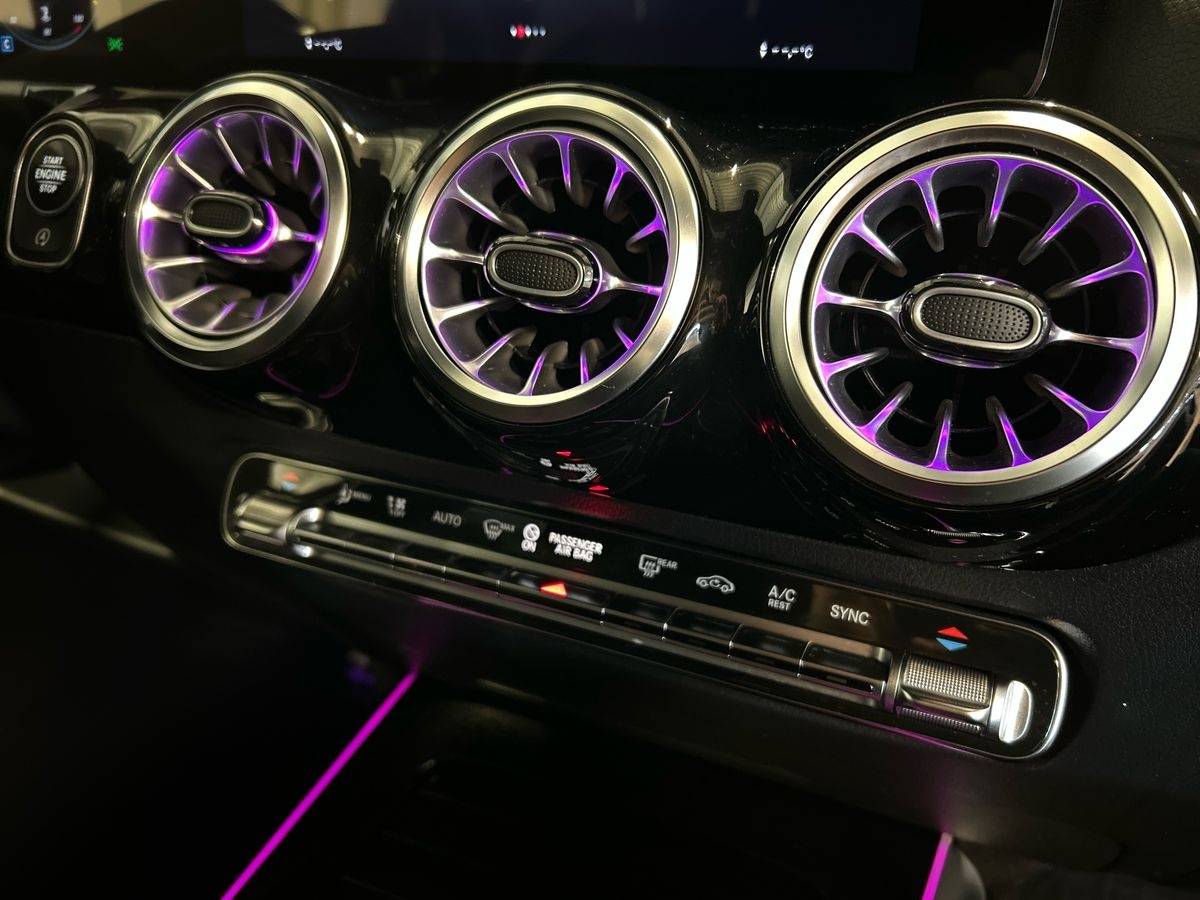 Mercedes GLA GLA 200 D Premium 8G-DCT - 14