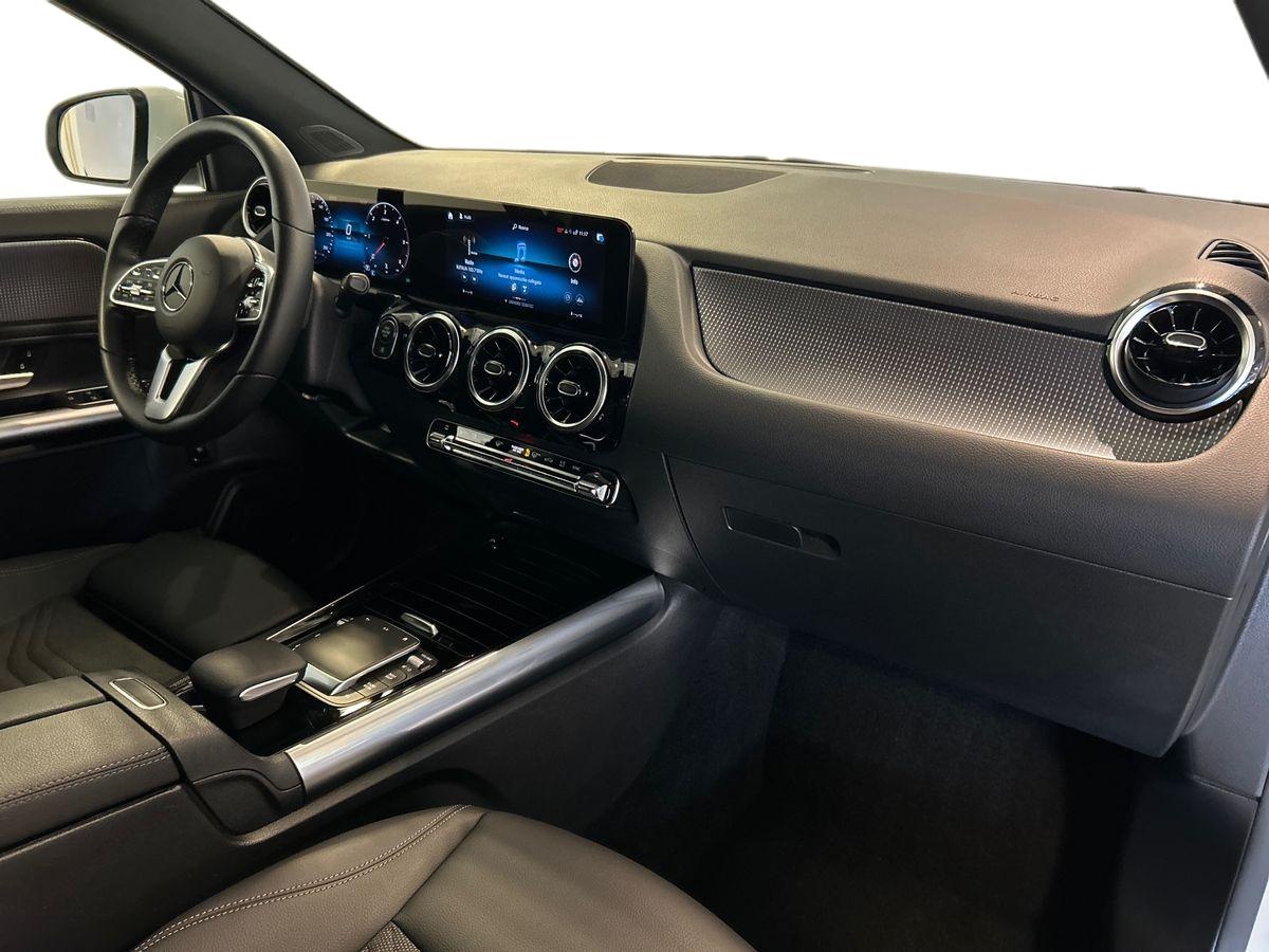 Mercedes GLA GLA 180 D Sport Plus 8G-DCT - 15
