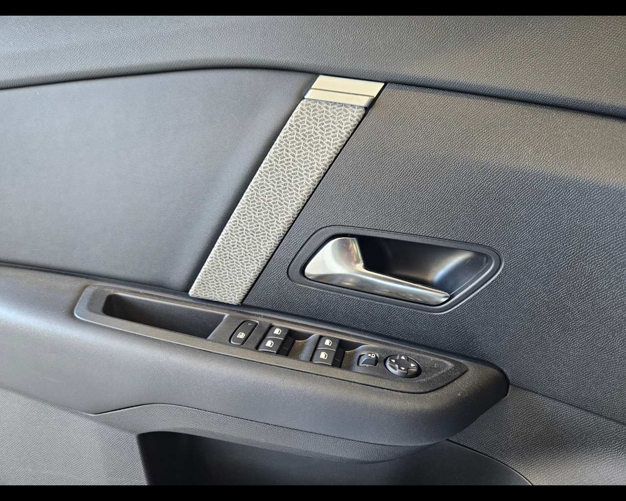 CITROEN C4 X Nuova e-C4 X Elettrica 100kw (136cv) – Shine Elettrico Aziendale - 17