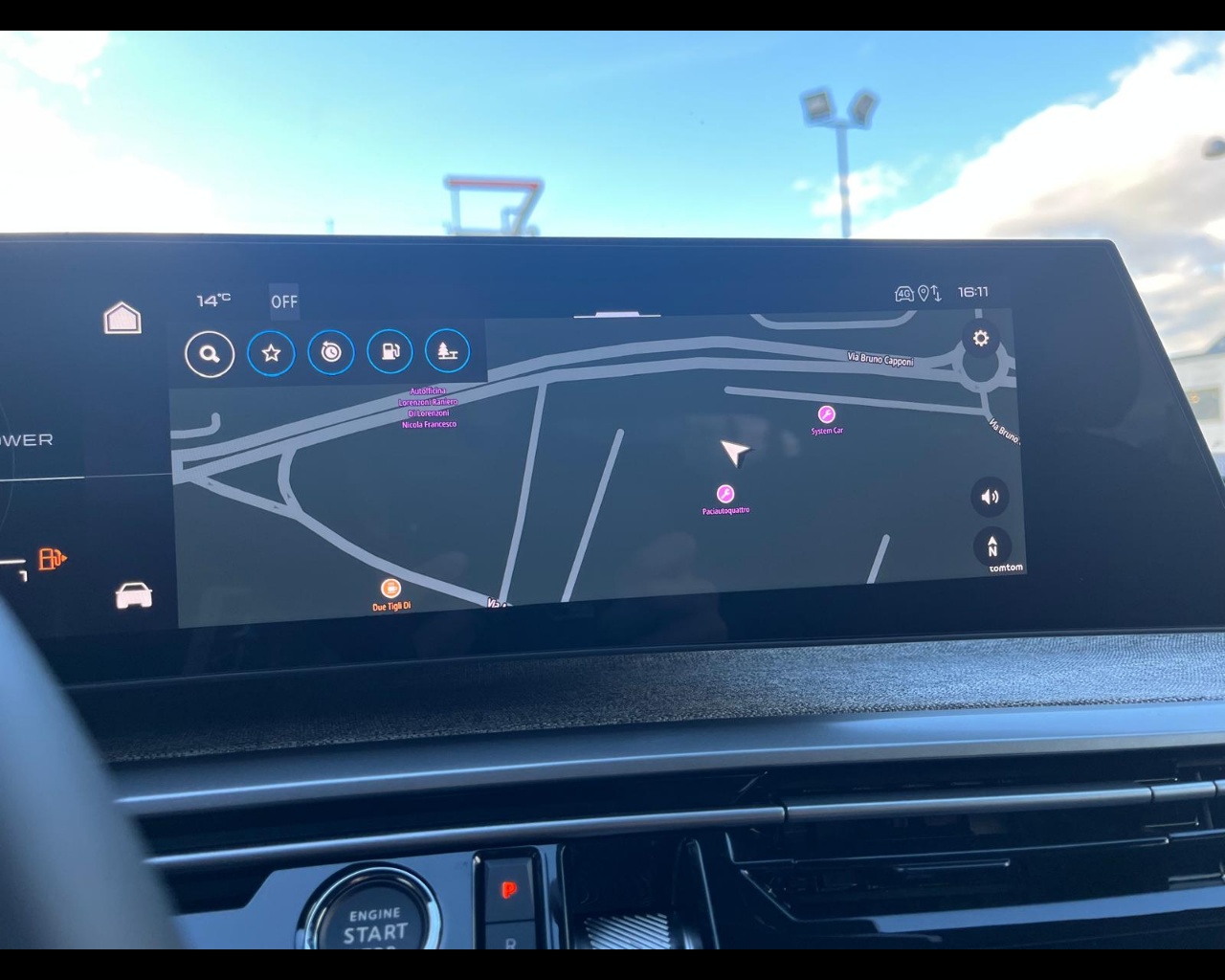 Foto PEUGEOT 5008 1.2 hybrid Allure 136cv e-dcs6