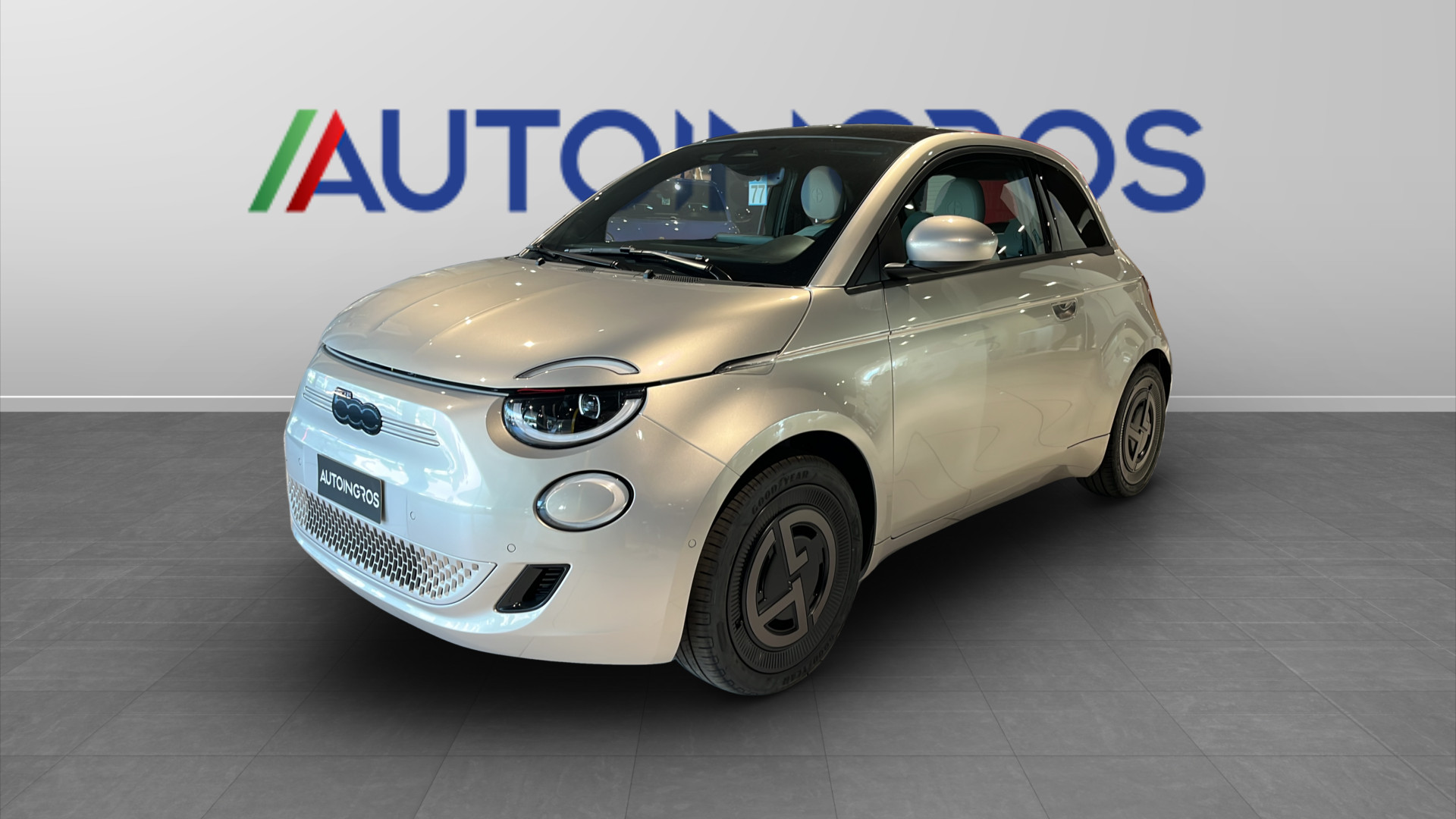 FIAT 500 Giorgio Armani 320 Berlina