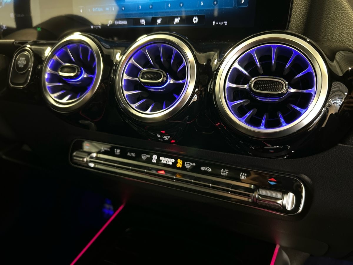 Mercedes GLA GLA 250 e Plug in hybrid (e EQ-POWER) Premium Speedshift DCT AMG 8G - 14