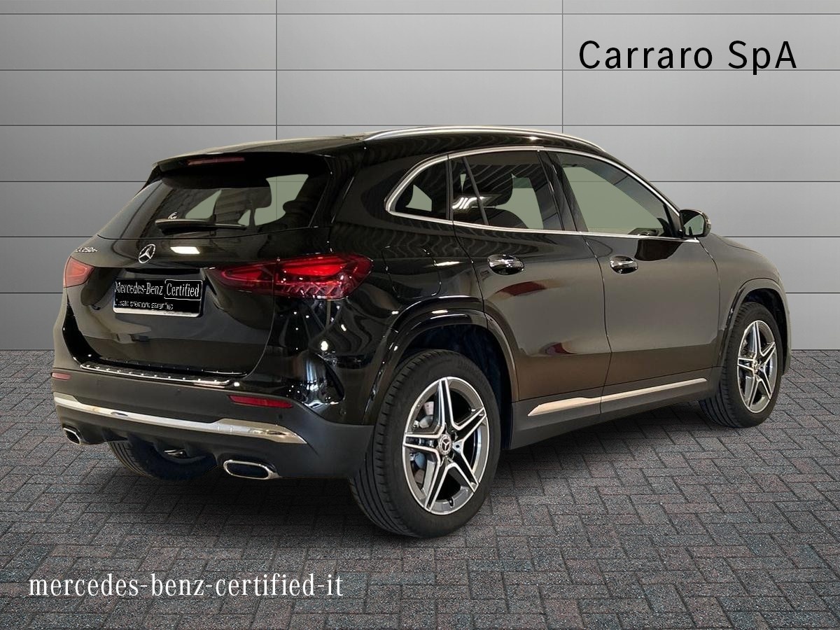 Mercedes  GLA 250 e Plug-In-Hybrid AMG Line Advanced Plus 8G-DCT - 2