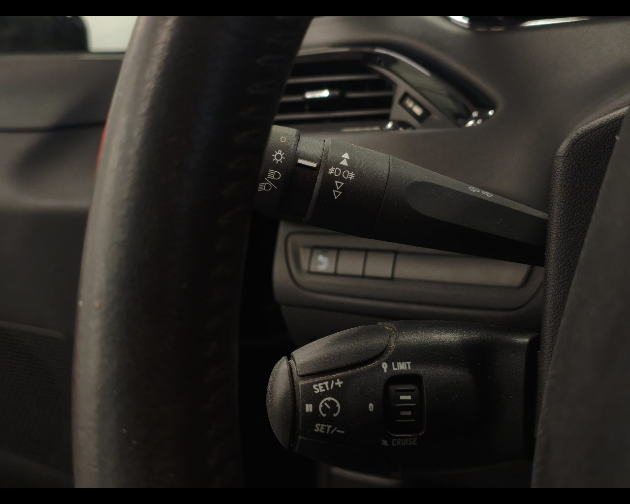 Foto PEUGEOT 208 5p 1.2 puretech Access 82cv