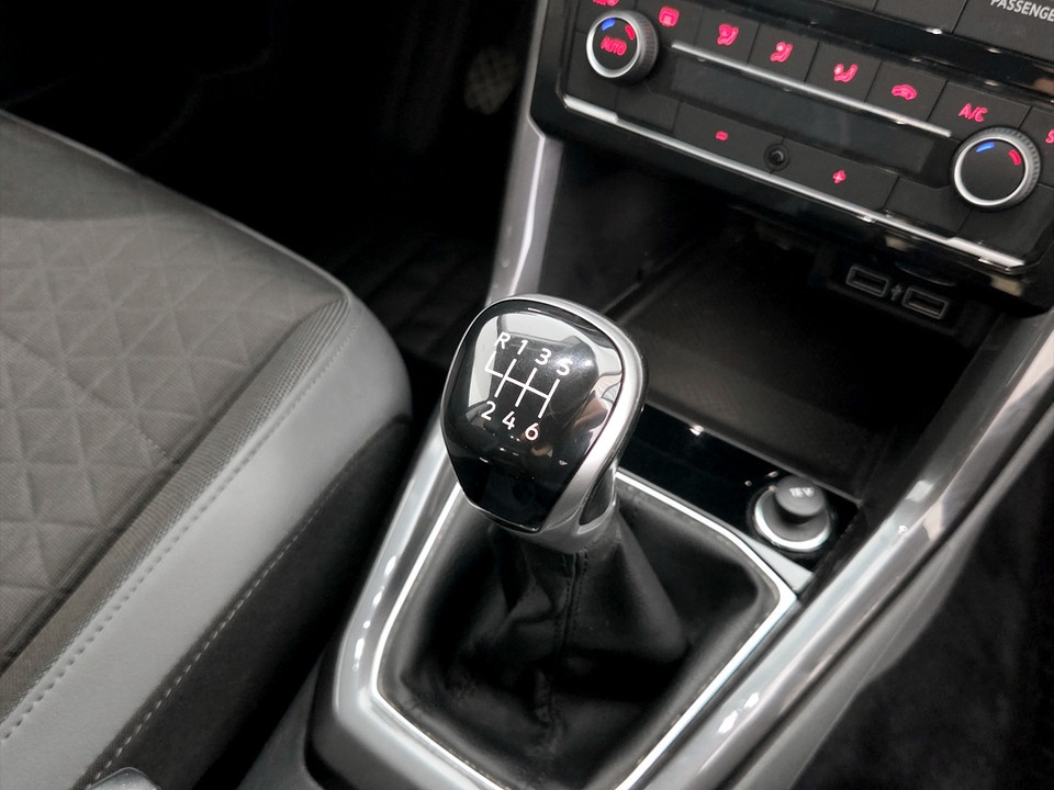 VOLKSWAGEN T-Cross 1.0 tsi First Edition 115cv Benzina usato - 15
