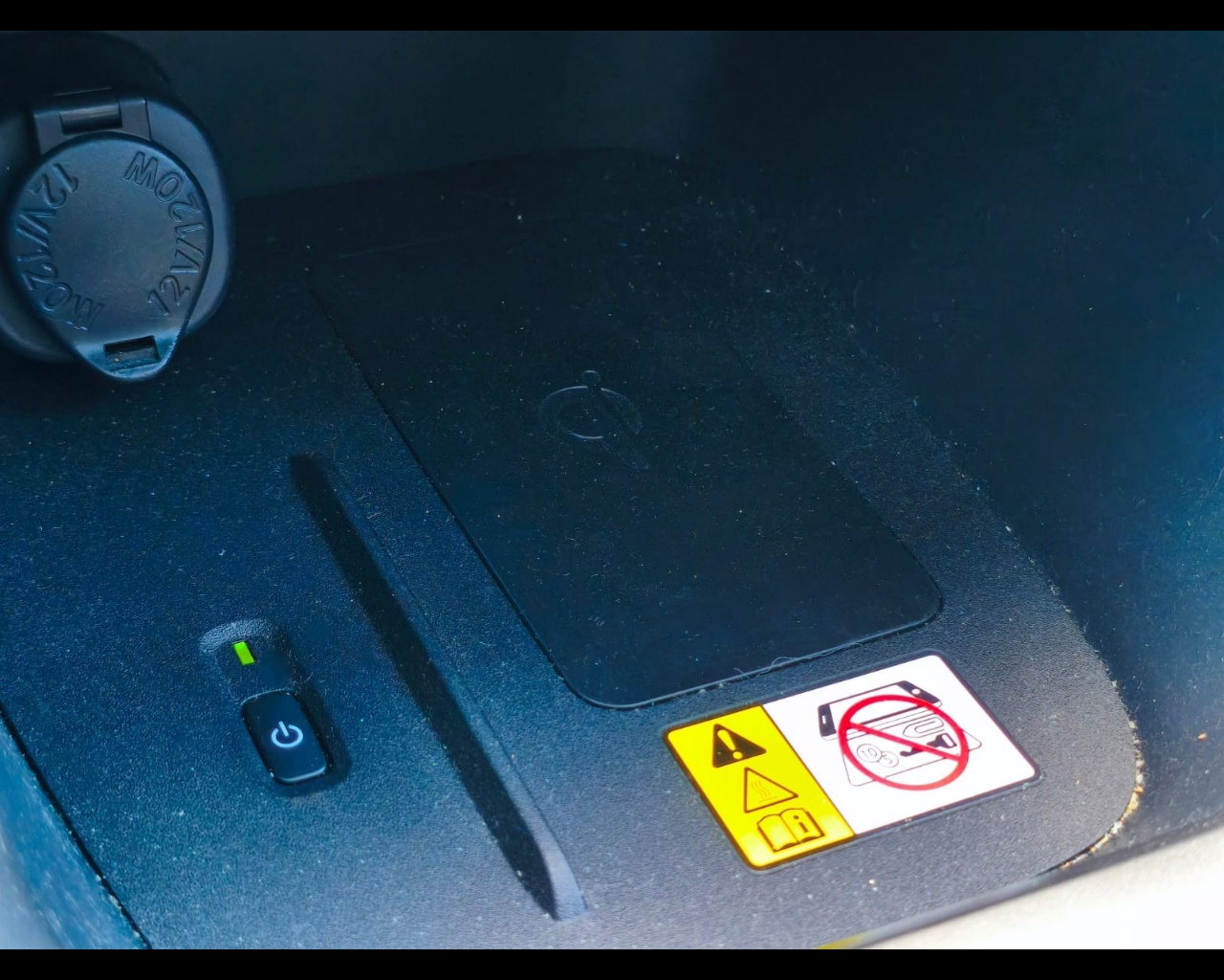 Foto TOYOTA Yaris Cross 1.5h Lounge fwd 116cv e-cvt