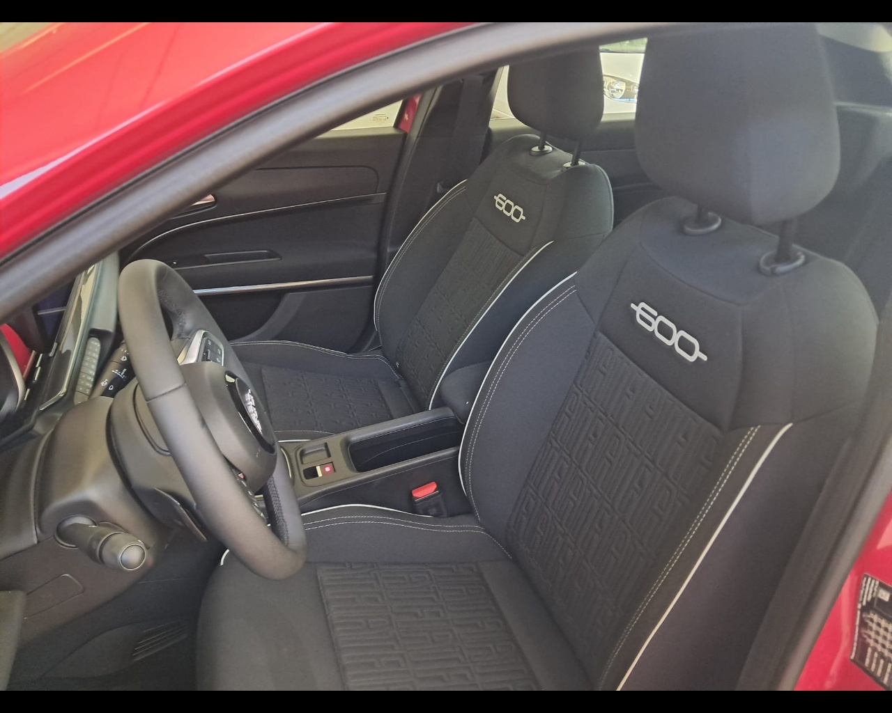 Foto FIAT 600 1.2 hybrid Pop 145cv auto