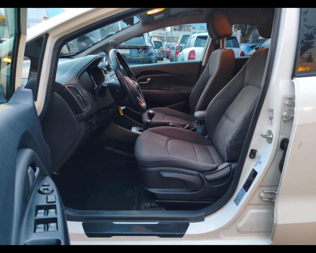 Foto KIA Rio 5p 1.2 Cool eco Gpl