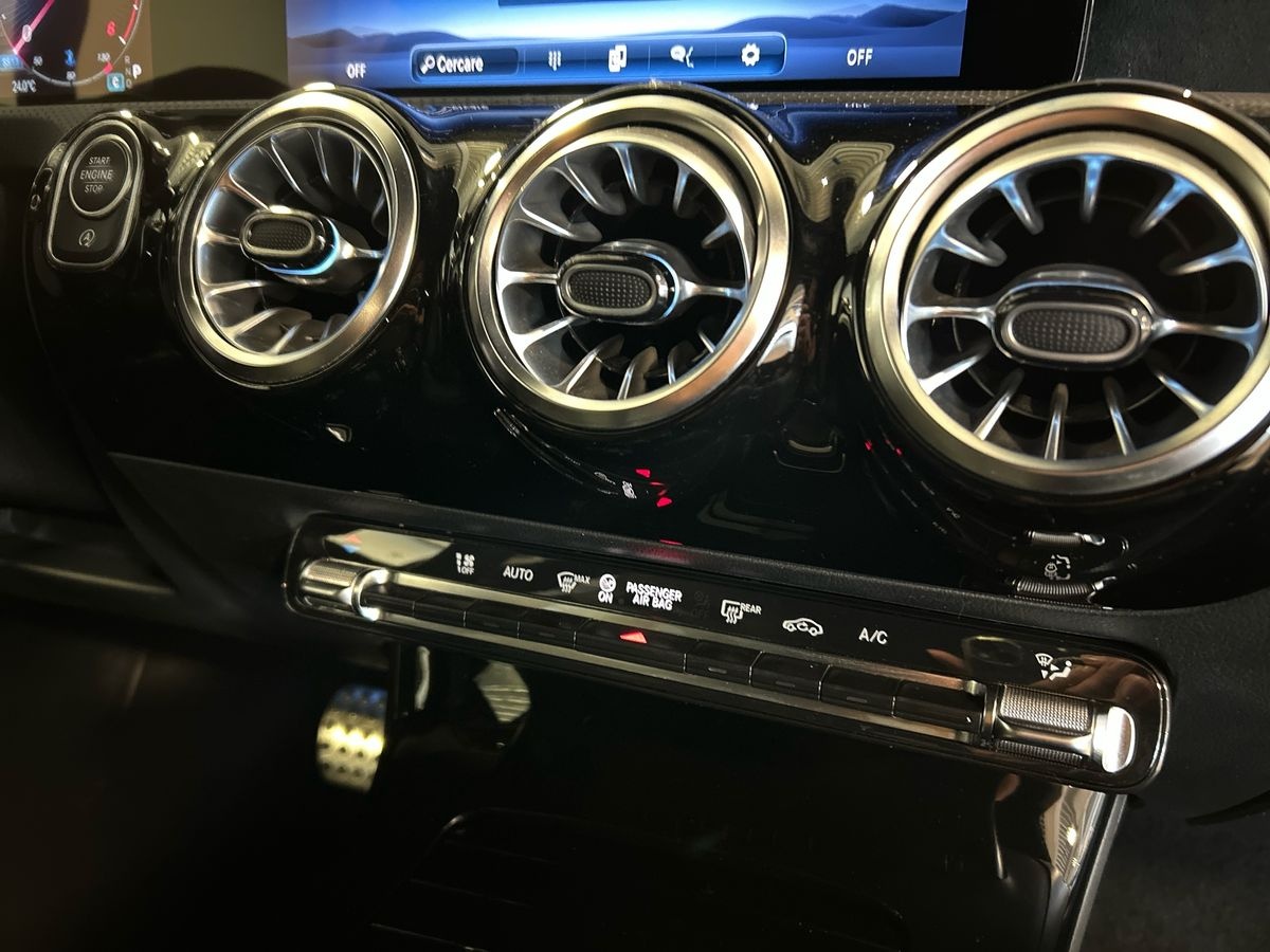 Mercedes Classe A Classe A 180 D Advanced Plus AMG Line 8G-DCT - 14