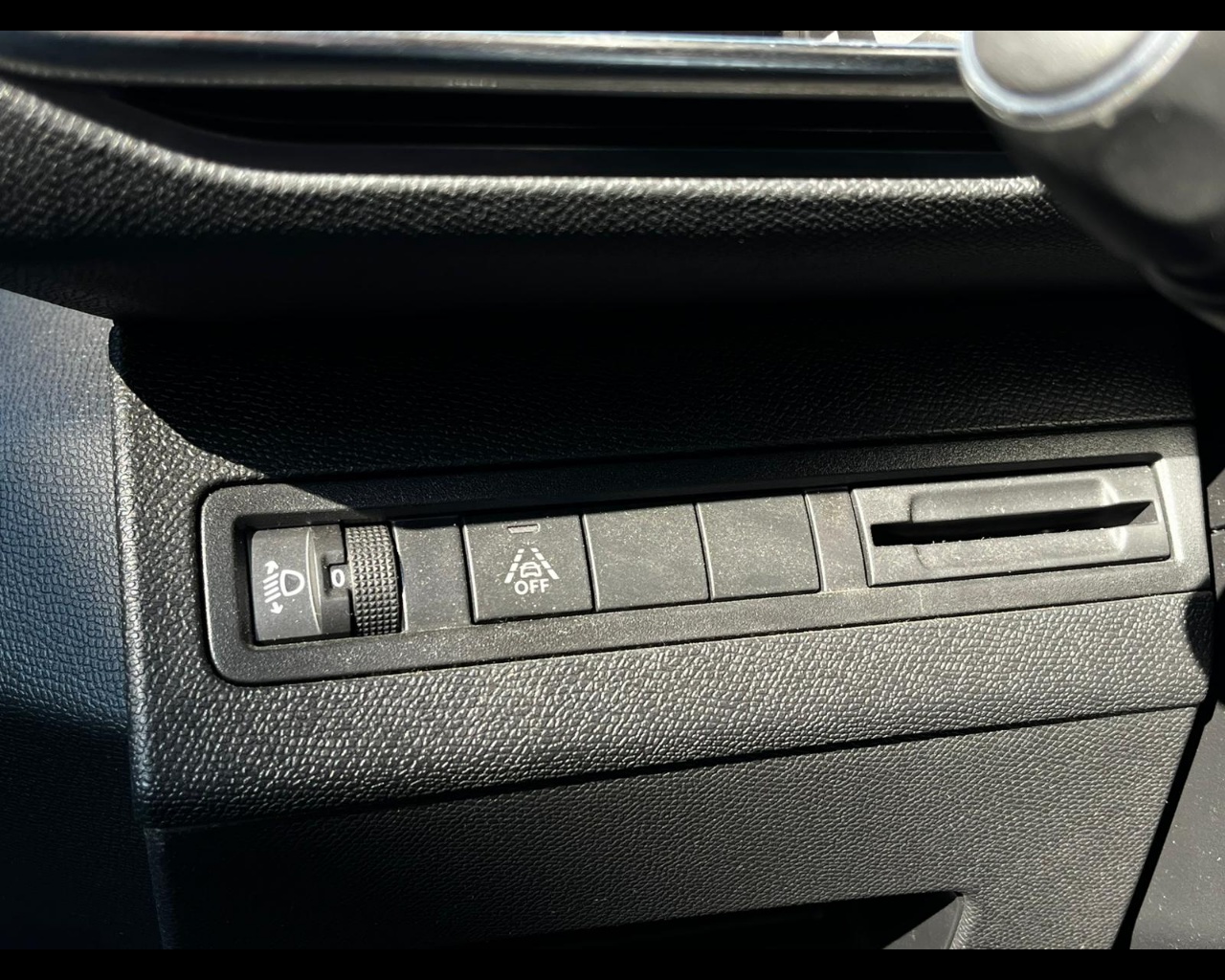 Foto PEUGEOT 5008 1.5 bluehdi Allure Pack s&s 130cv eat8 7p.