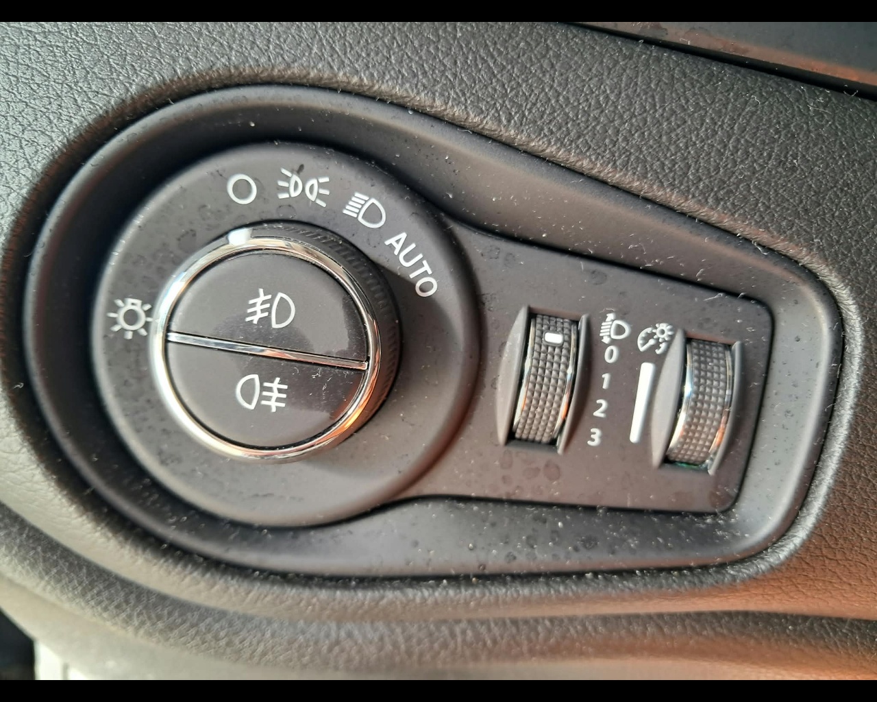 Foto JEEP Renegade 1.5 turbo t4 mhev Summit 2wd dct