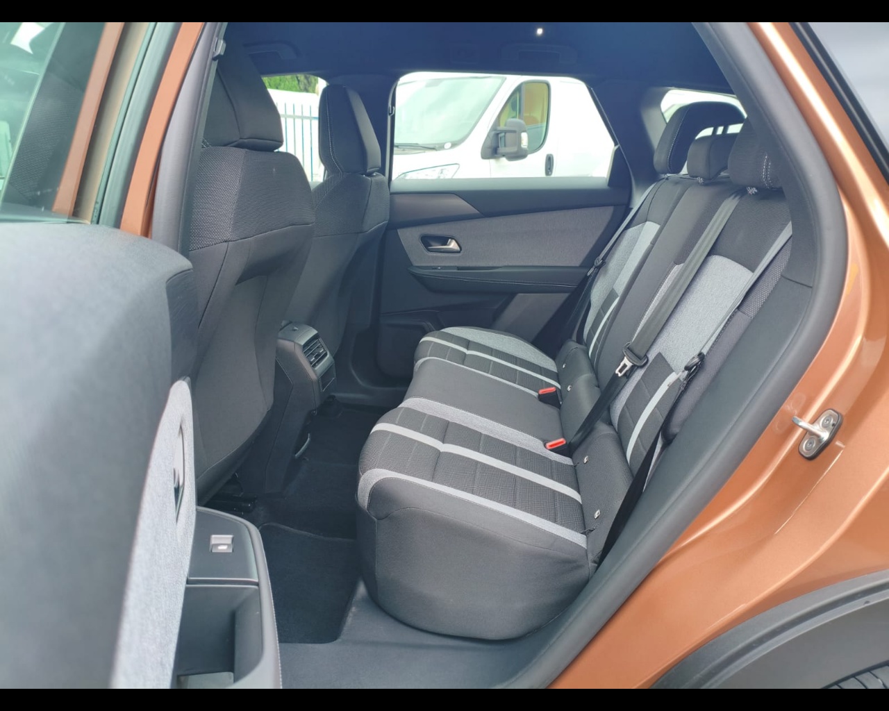 Foto OPEL Grandland 1.2 hybrid Edition 136cv e-dcs6