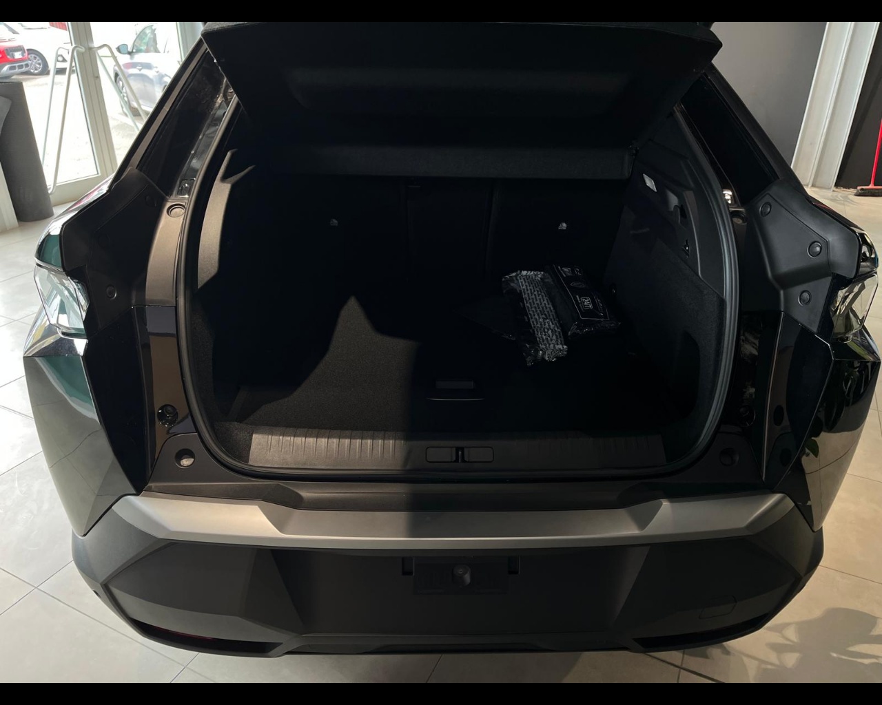 Foto PEUGEOT 3008 1.2 hybrid GT 136cv e-dcs6