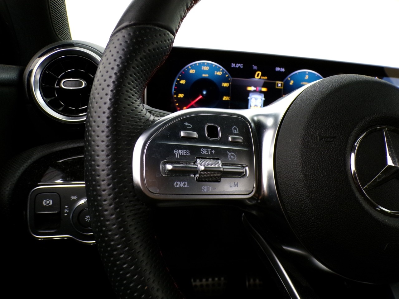 Mercedes Classe A Classe A 180 D Premium 7G-DCT - 16