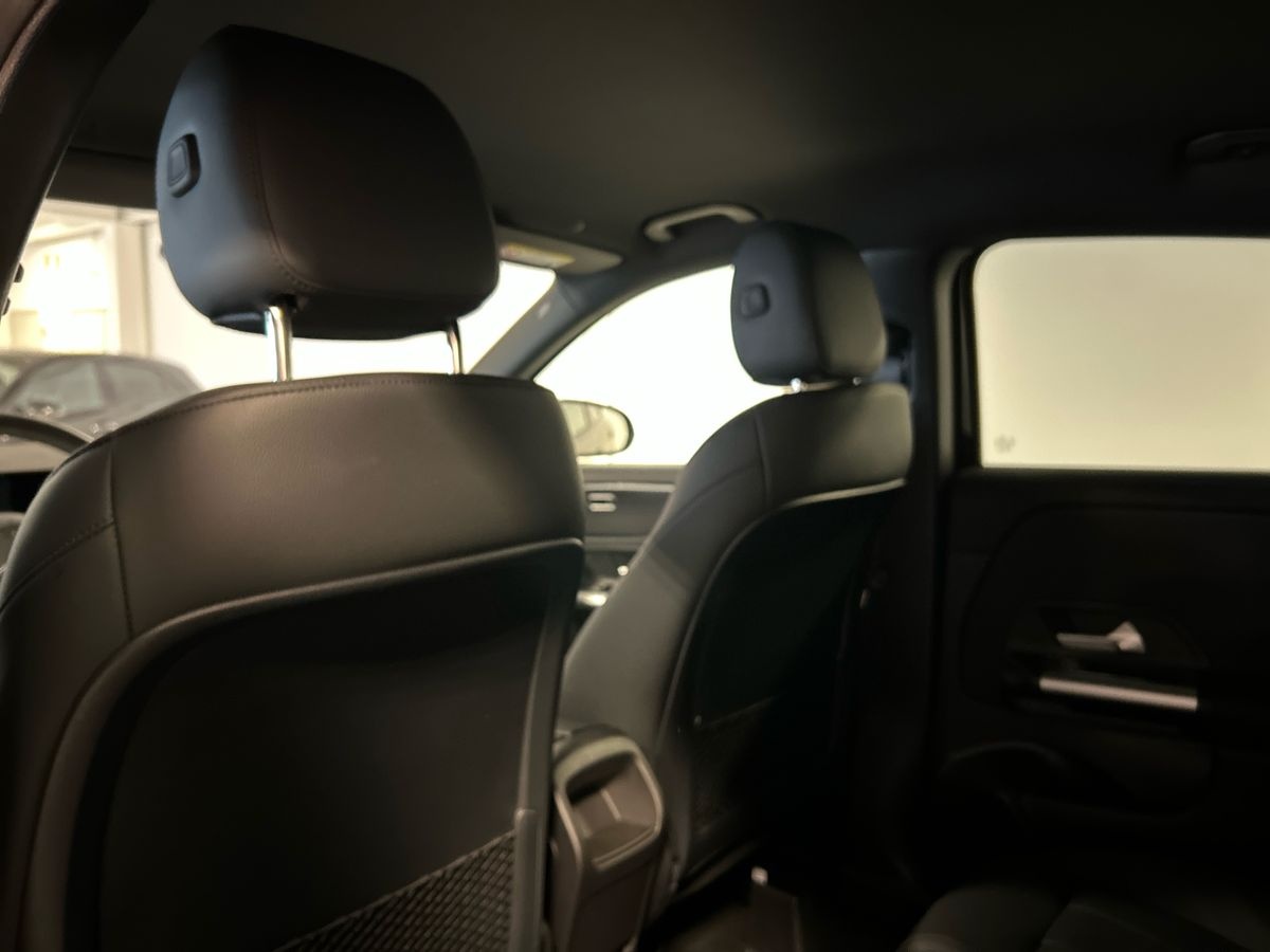 Mercedes  GLA 180 Progressive Advanced auto - 18