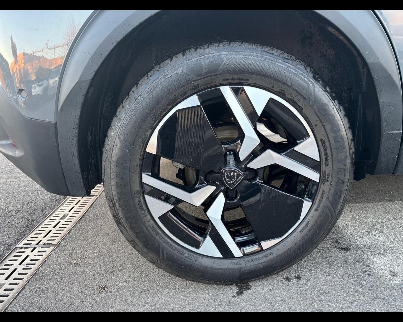 Foto PEUGEOT 2008 1.2 puretech Allure s&s 130cv eat8