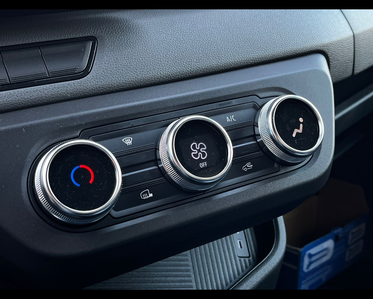 Foto NISSAN INTERSTAR CC H1L3P3 35Q 150CV EVIE MITTAS CABINA SINGOLA