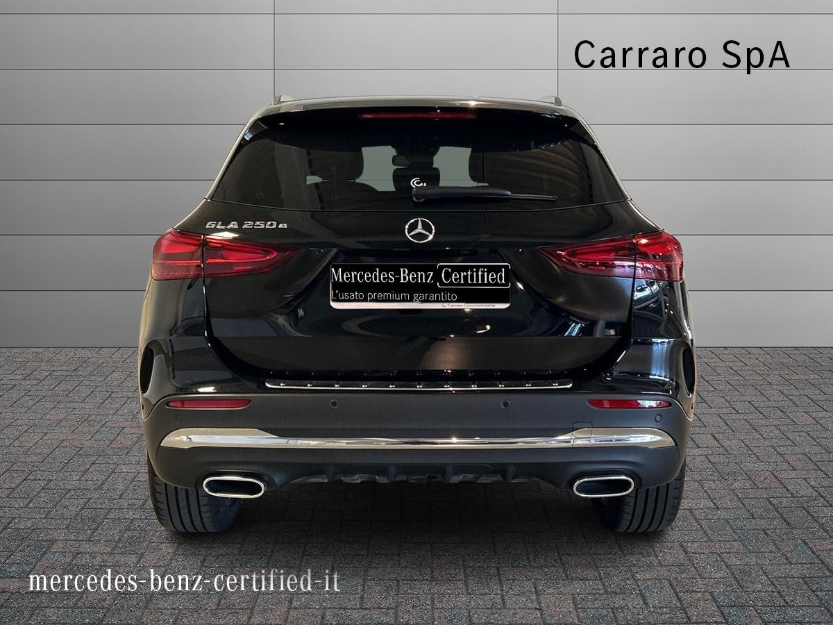 Mercedes  GLA 250 e Plug-In-Hybrid AMG Line Advanced Plus 8G-DCT - 4