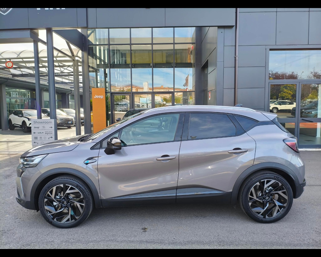 Foto RENAULT Captur 1.8 full hybrid E-Tech Esprit Alpine 160cv auto