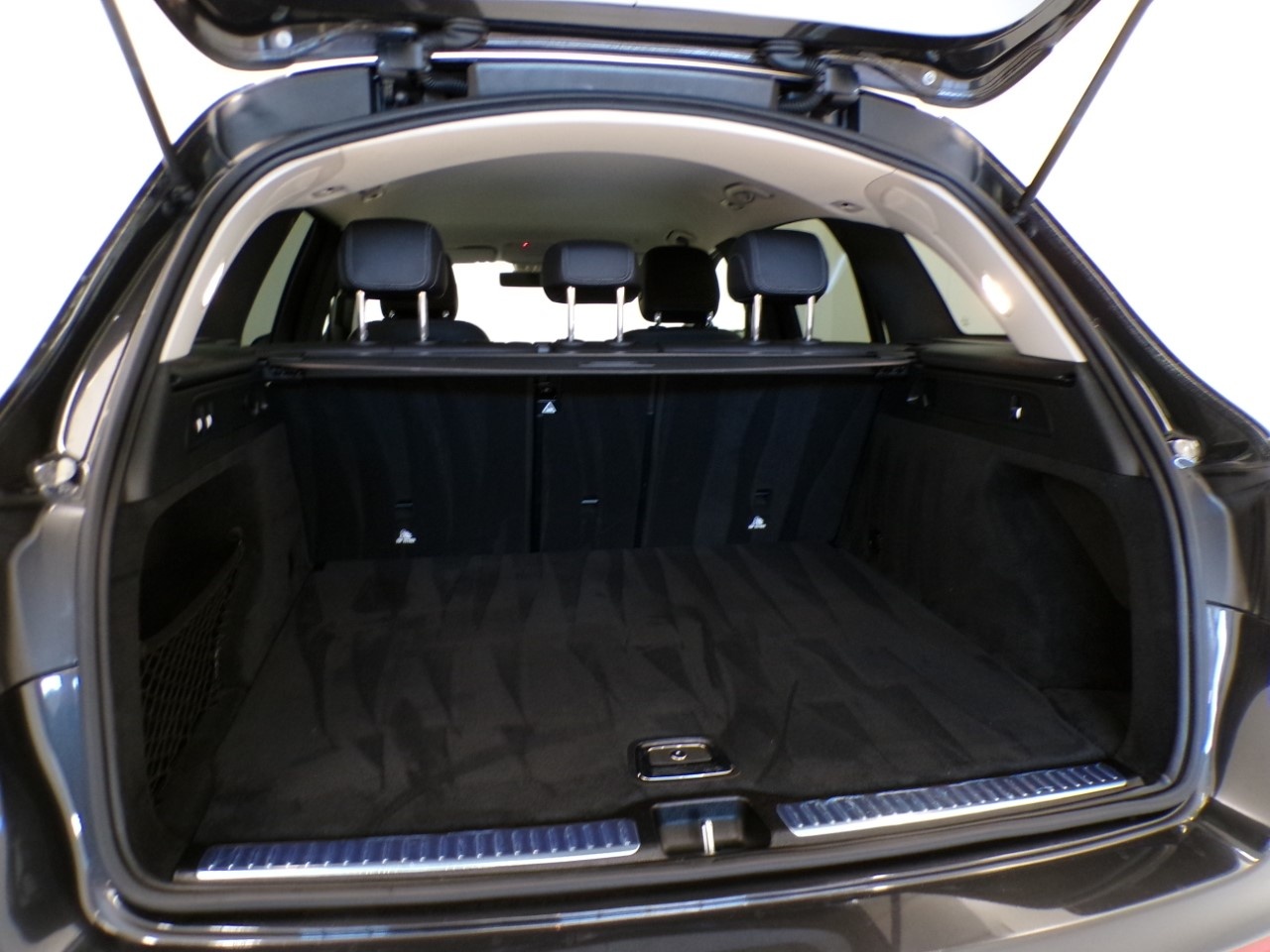Mercedes GLC GLC SUV 220 D Premium 4Matic 9G-Tronic Plus - 9