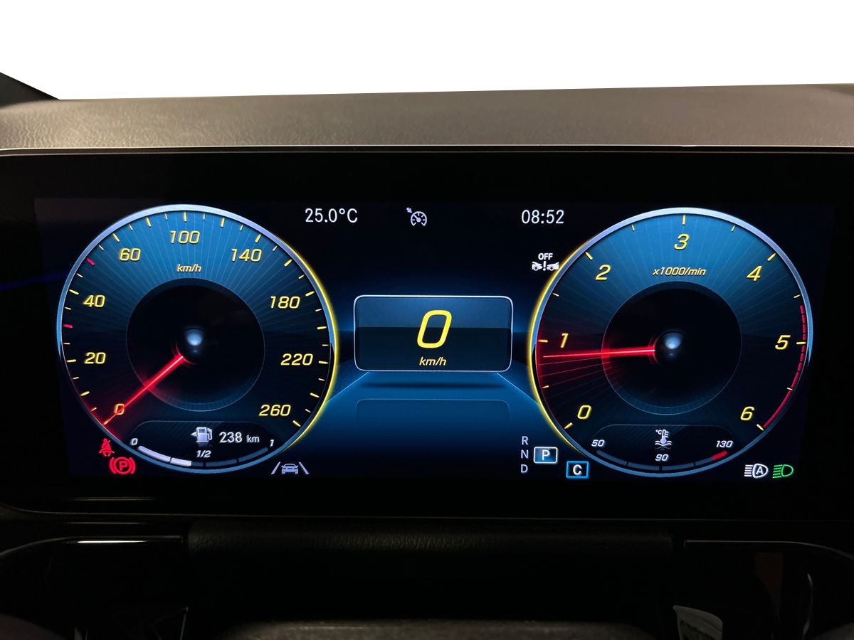 Mercedes GLA GLA 180 D Premium 8G-DCT - 13