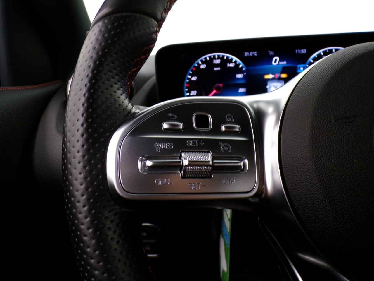 Mercedes GLA GLA 250 e Plug in hybrid (e EQ-POWER) Premium Speedshift DCT AMG 8G - 17