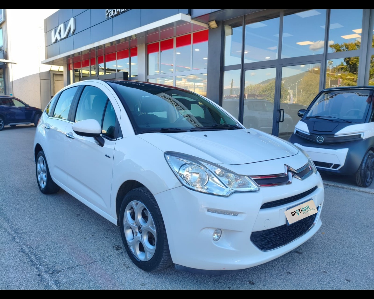 Foto CITROEN C3 1.2 puretech (vti) Exclusive 82cv FL