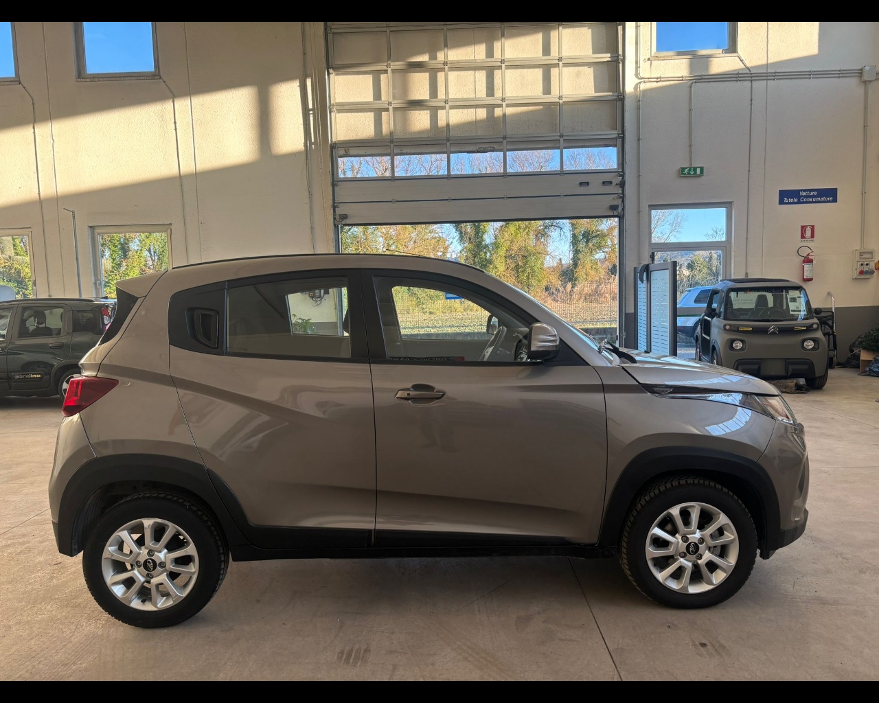 Foto MAHINDRA KUV100 1.2 K6+