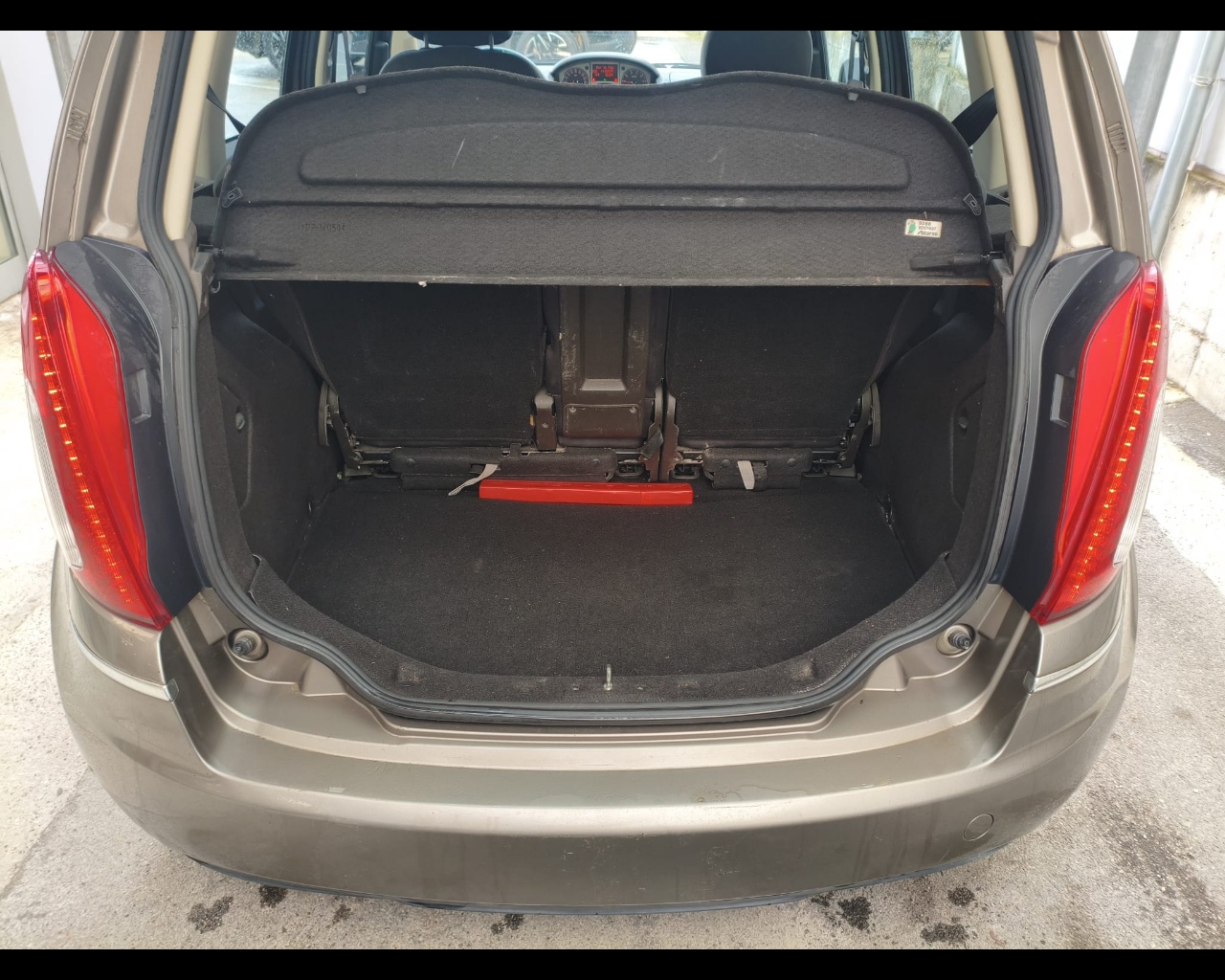 Foto LANCIA Musa 1.3 mjt Diva (argento) 70cv