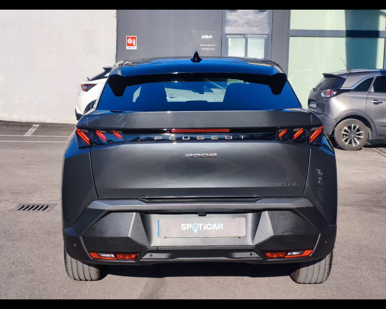 Foto PEUGEOT 3008 1.2 hybrid GT 145cv e-dcs6