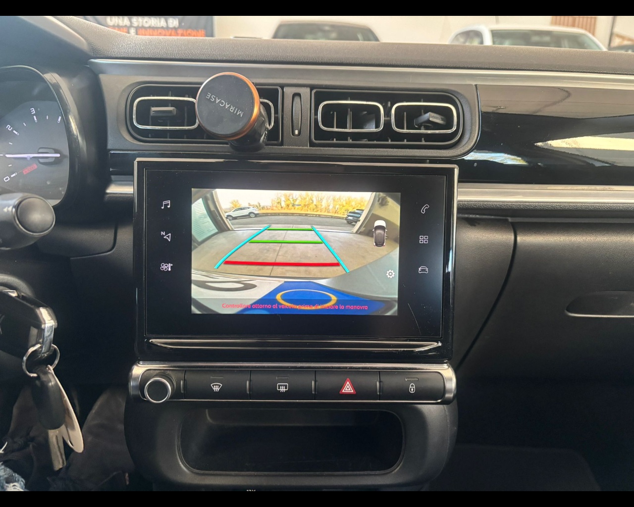 Foto CITROEN C3 1.2 puretech Shine s&s 83cv 