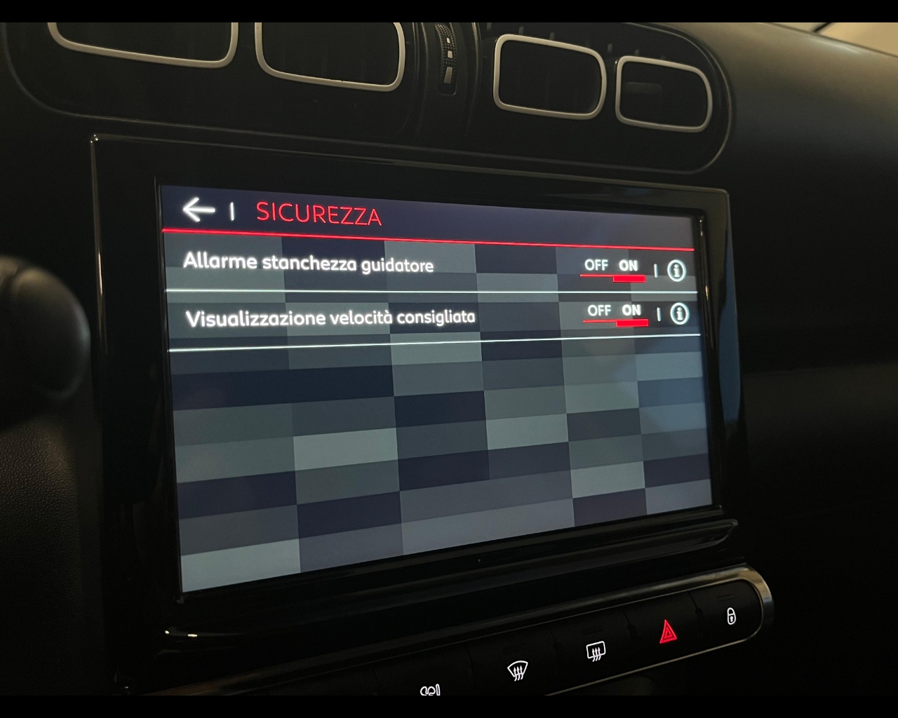 Foto CITROEN C3 Aircross 1.5 bluehdi Shine s&s 110cv