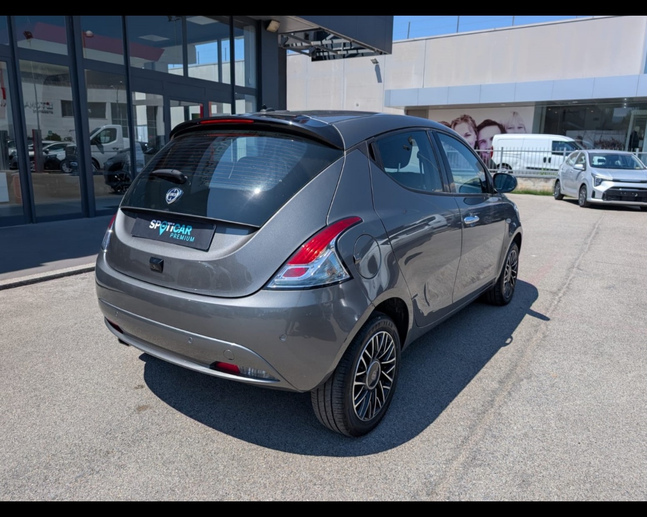 Foto LANCIA Ypsilon 1.0 firefly hybrid Platino s&s 70cv