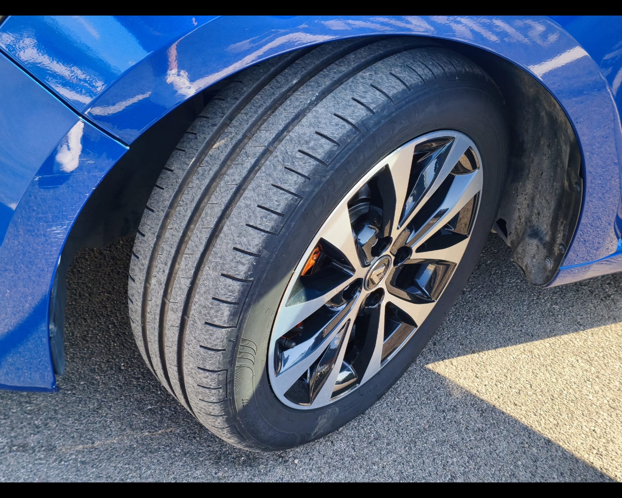 Foto RENAULT Clio 1.6 E-Tech hybrid Zen 140cv auto 