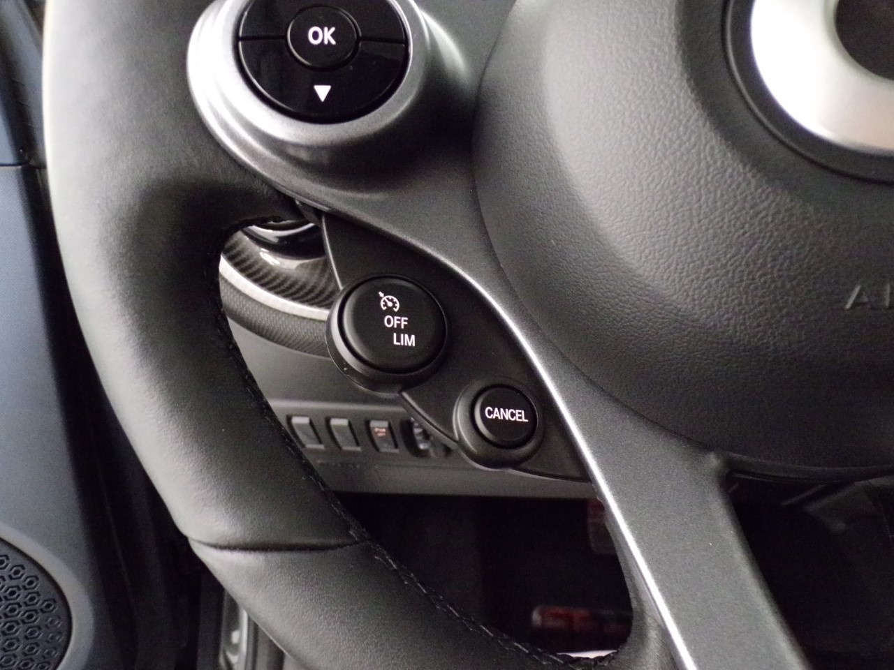 smart fortwo fortwo 22kW EQ racingrey - 16