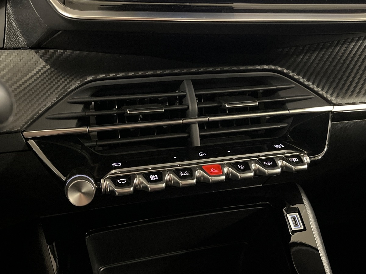 Peugeot 208 Nuovo Ibrido benzina 208 Verona