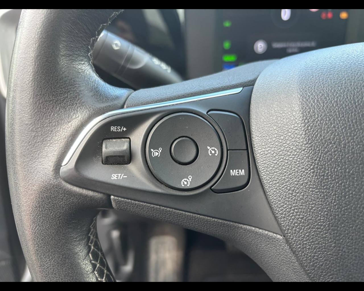 Foto OPEL Mokka electric Elegance 136cv