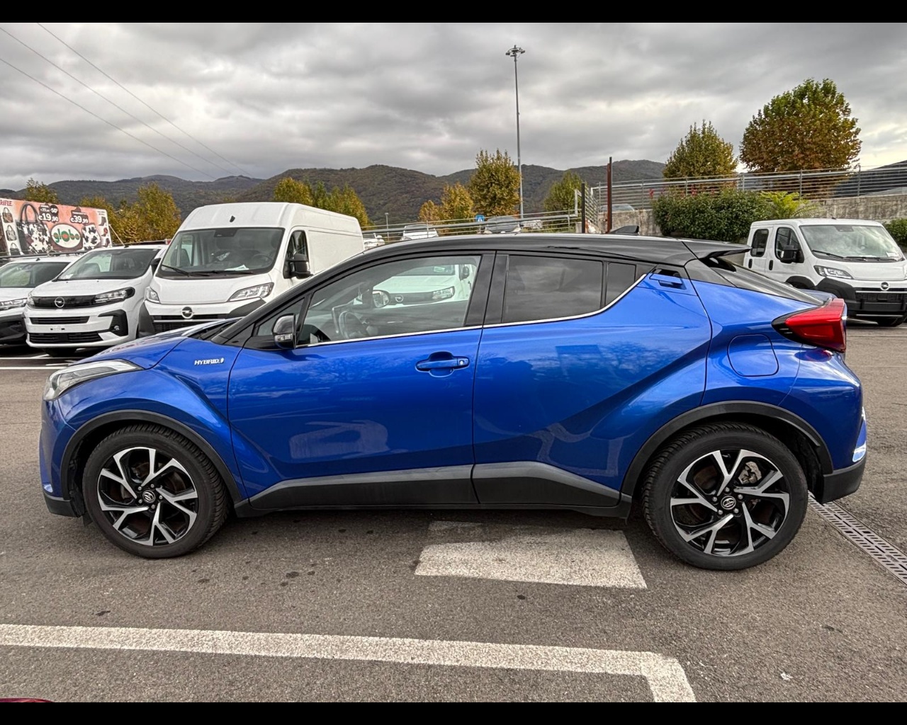Foto TOYOTA C-HR 1.8h Trend 2wd e-cvt
