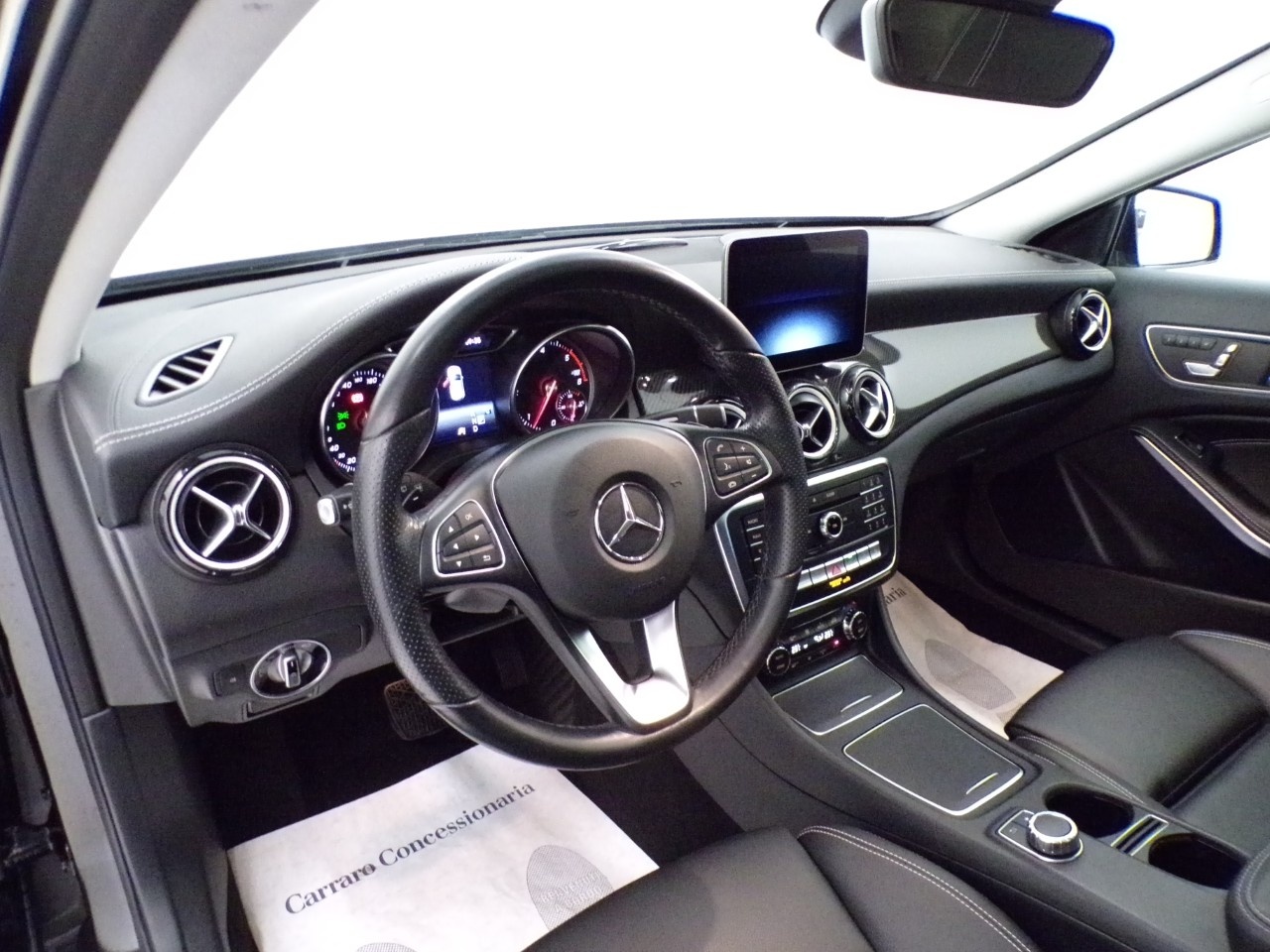 Mercedes GLA GLA 200 D Night edition 4Matic 7G-DCT - 12