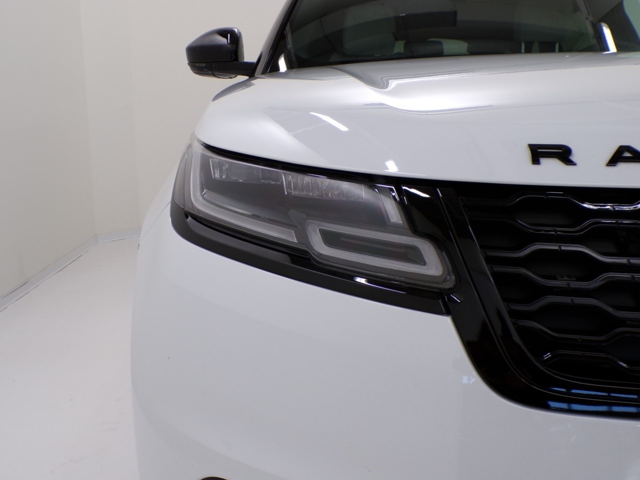 Land Rover Velar Velar 2.0 D I4 MHEV 204cv S 4WD Auto - 5