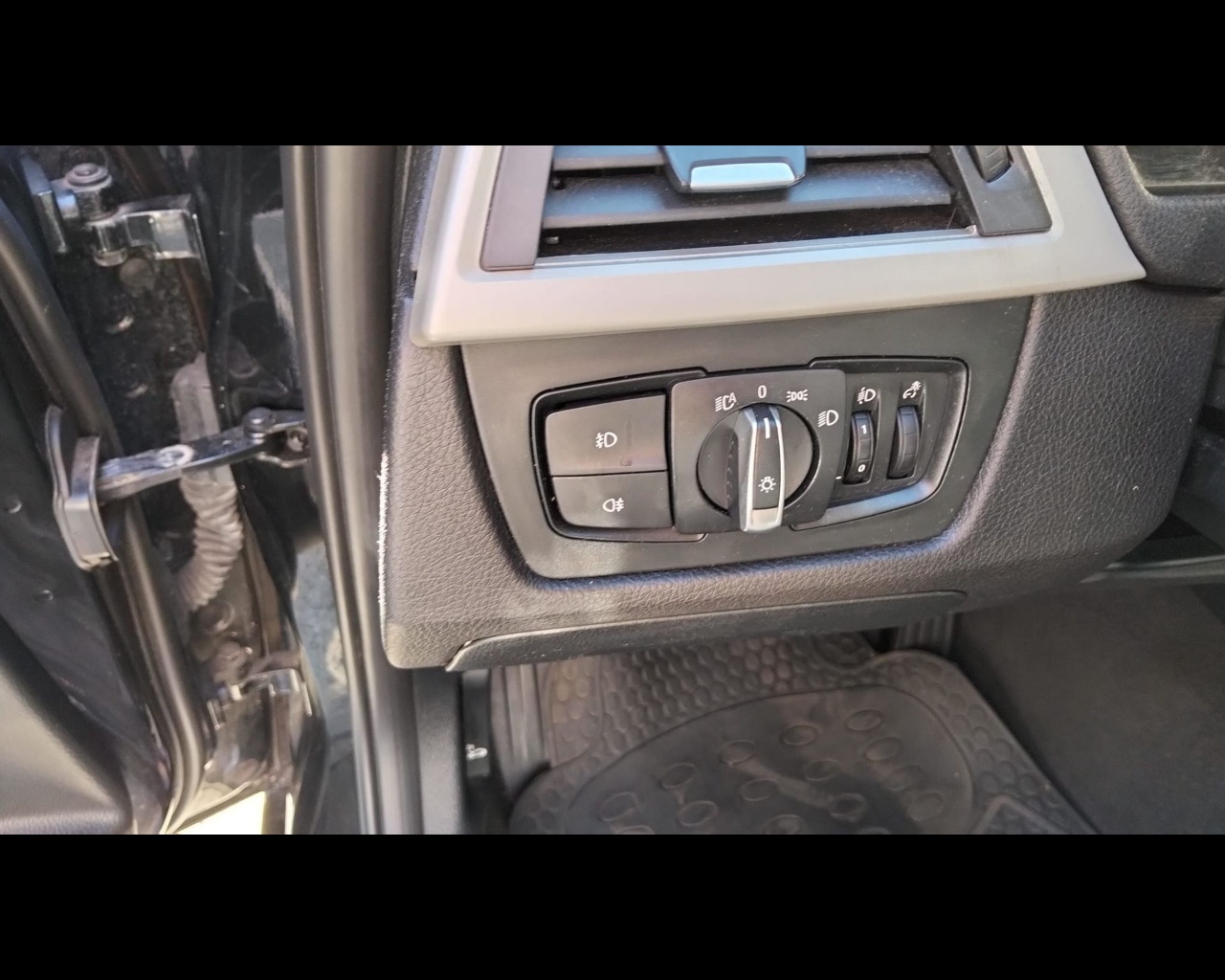 BMW Serie 3 (F30/31) 318d Touring Business Advantage aut. Diesel usato - 15