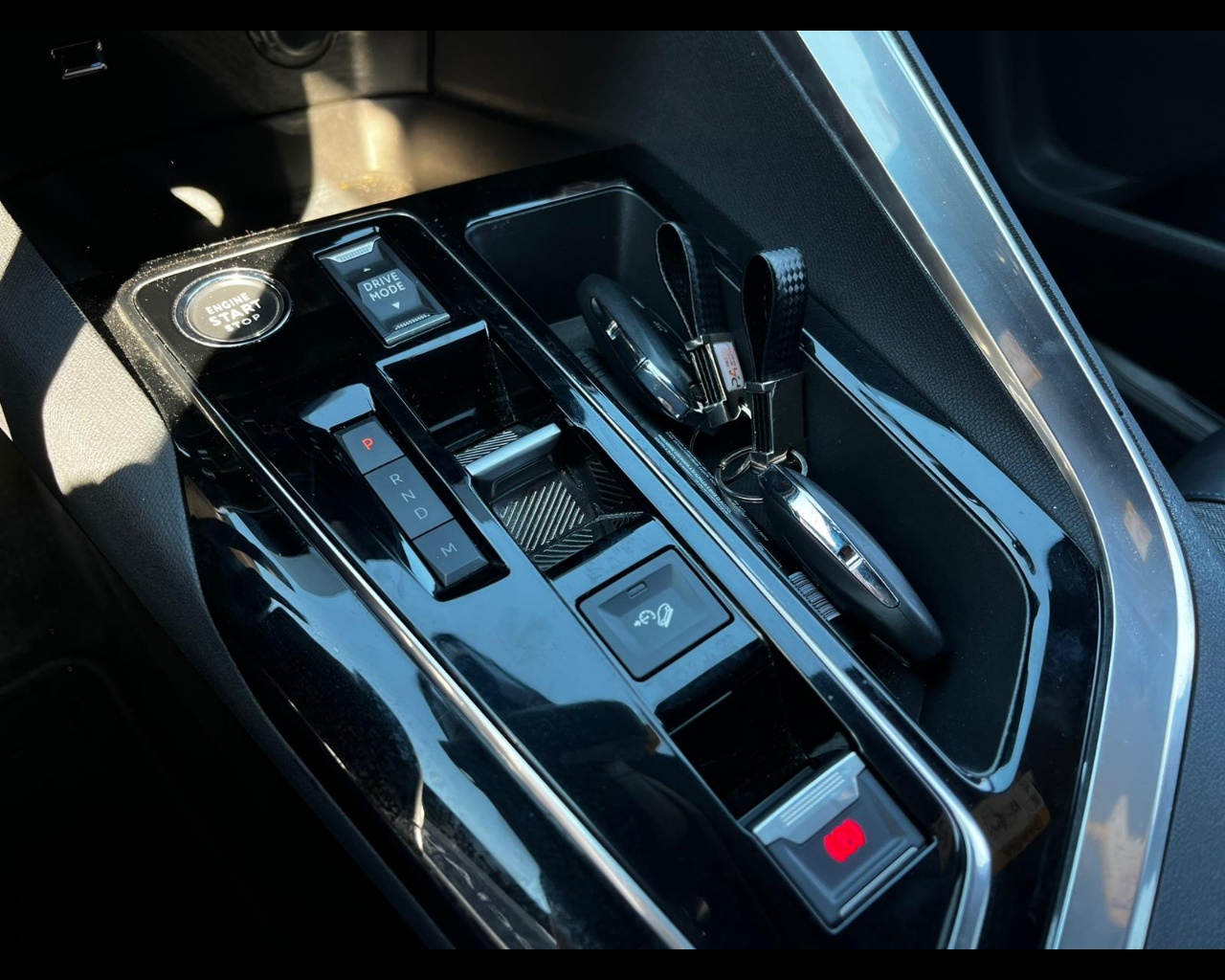 Foto PEUGEOT 5008 1.5 bluehdi Allure Pack s&s 130cv eat8 7p.