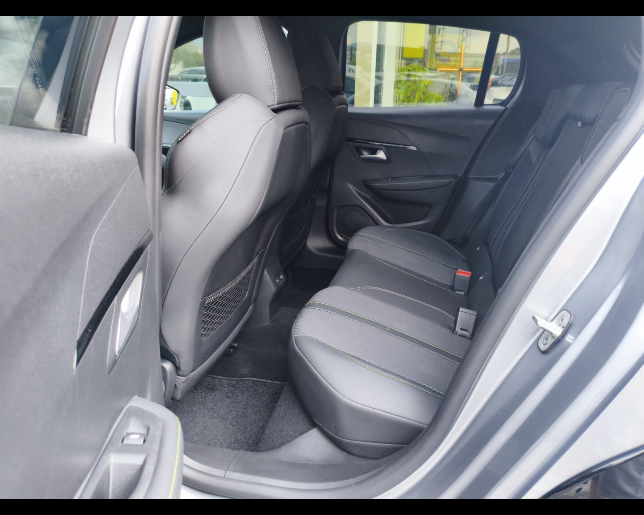 Foto PEUGEOT 208 1.2 hybrid GT 110cv e-dcs 6