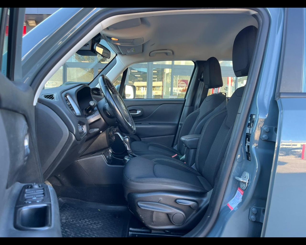 Foto JEEP Renegade 2.0 mjt Limited 4wd 140cv auto 9m