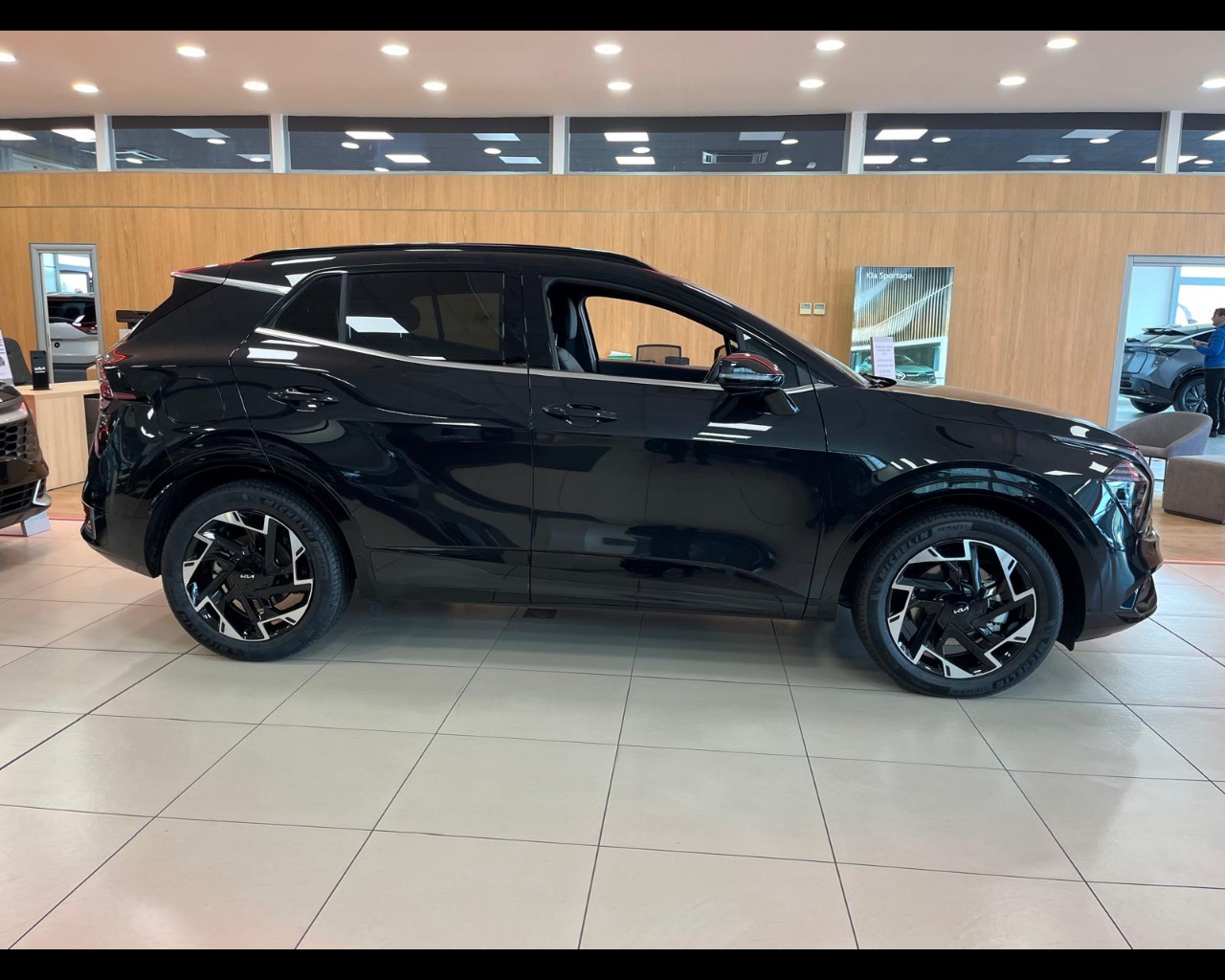 Foto KIA SPORTAGE MY25 1.6 PHEV AWD GTL SPT